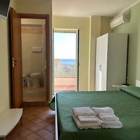 Rave Oda ve Kahvaltı Praia a Mare