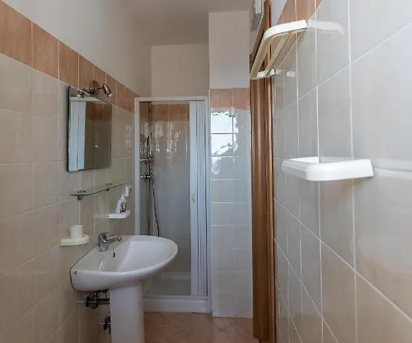 Bed & Breakfast Rave