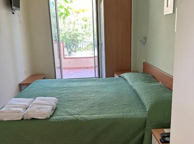 Rave פראייה א מארה